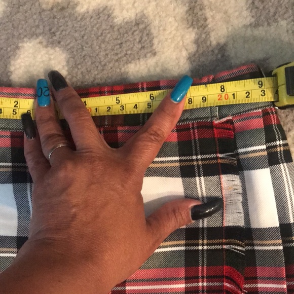 Glenn Apian kilt red/black girl EUC. Bin A7 - Picture 7 of 9